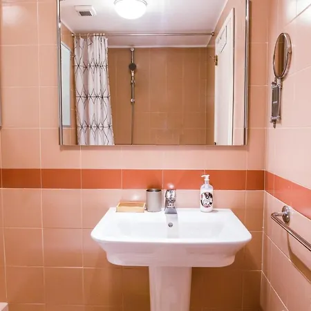Plum Guide - Moon River Apartament *