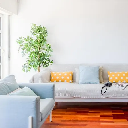 Plum Guide - Moon River Apartment *